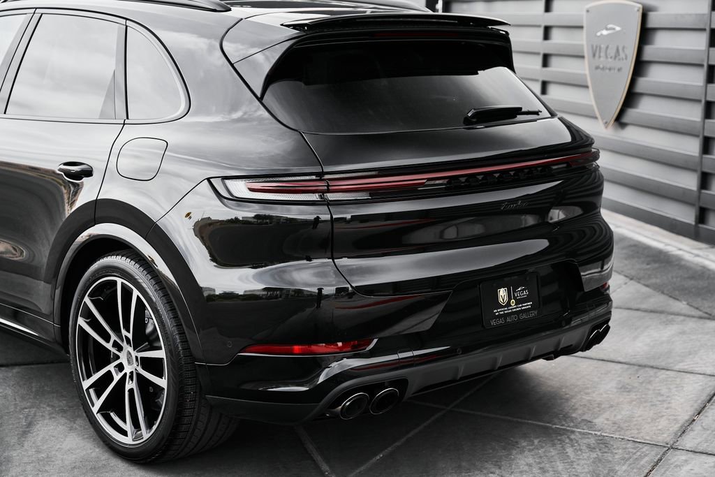 Used 2026 Porsche Cayenne Turbo image 10