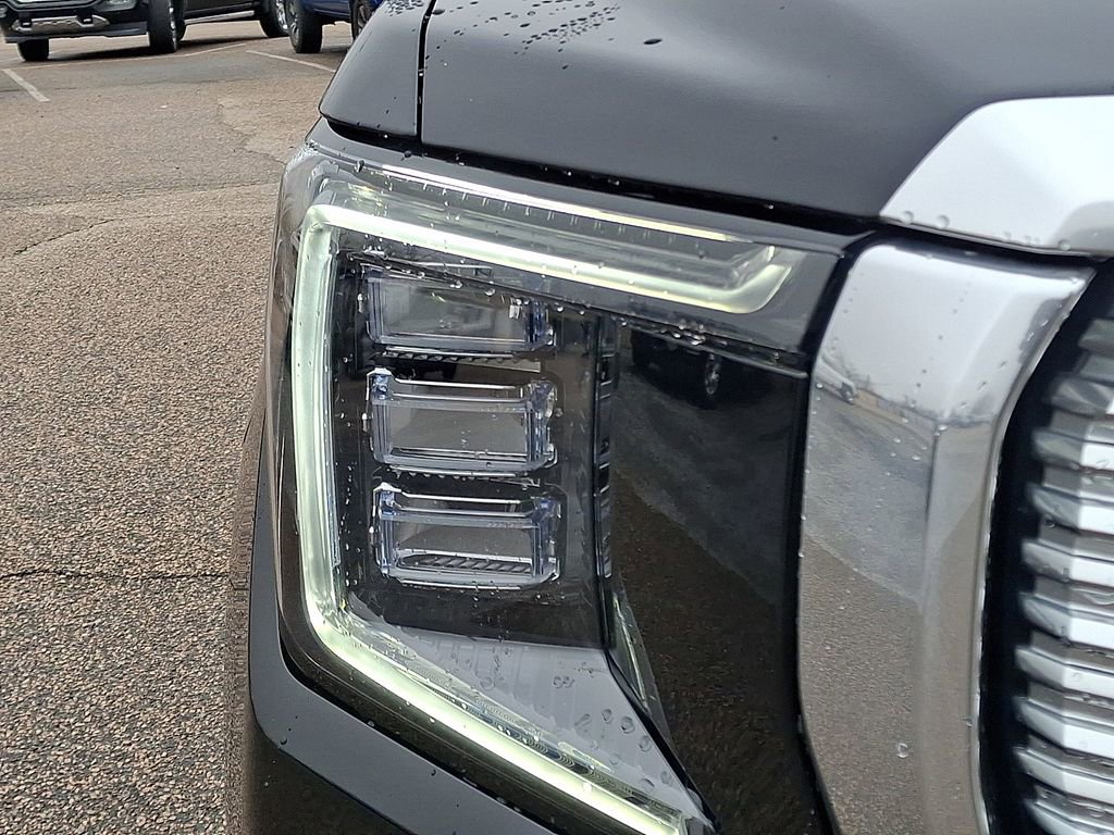 Used 2023 GMC Yukon Denali image 12