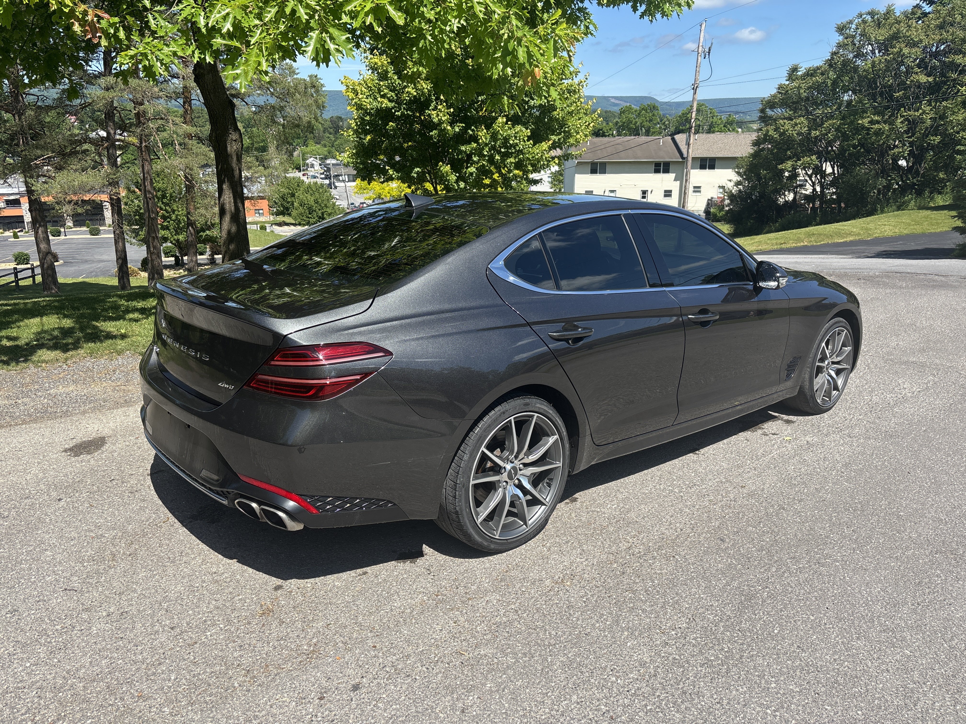 Used 2023 Genesis G70 2.0T AWD/4WD image 3