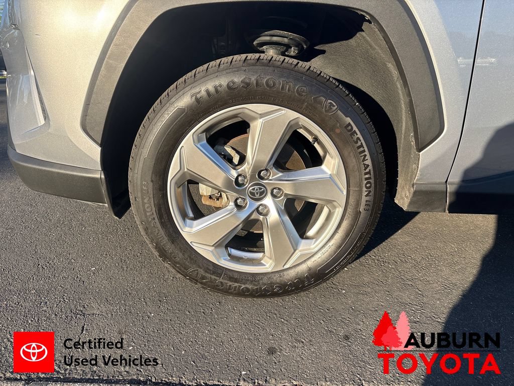 Certified 2021 Toyota RAV4 XLE Premium AWD/4WD image 10