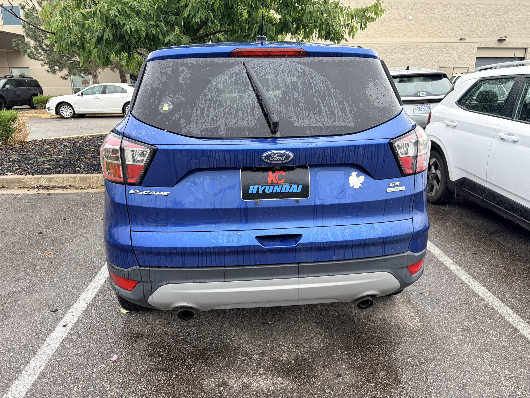Used 2017 Ford Escape SE FWD image 4