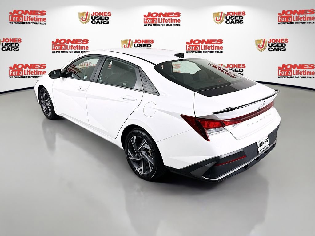 Certified 2025 Hyundai Elantra Sport FWD image 2