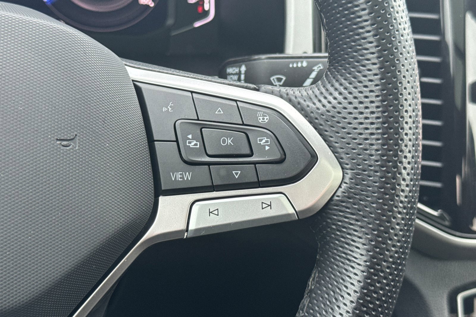 Used 2022 Volkswagen Atlas SEL Premium image 29