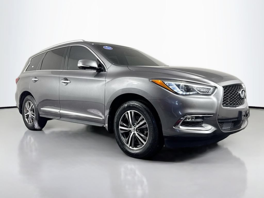 Used 2017 INFINITI QX60 Luxe w/ Premium Plus Package AWD/4WD image 3
