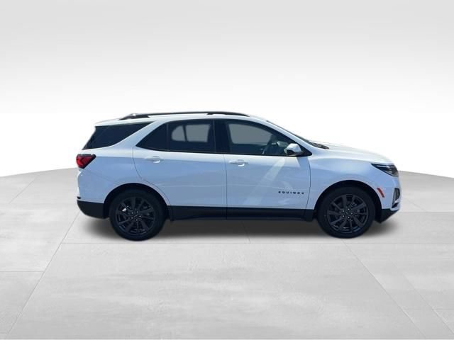 Used 2024 Chevrolet Equinox RS w/ LPO, Floor Liner Package FWD image 14