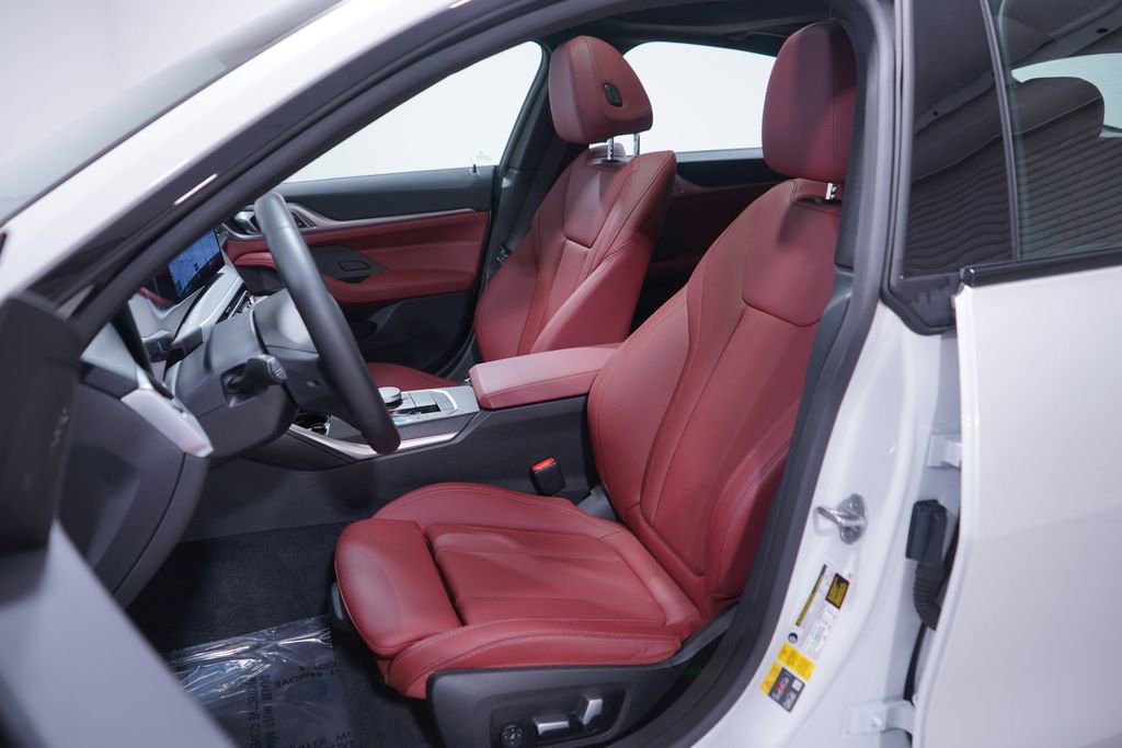 Used 2023 BMW i4 eDrive40 w/ M Sport Package image 7