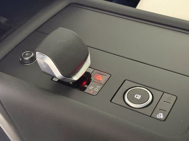 New 2026 Land Rover Discovery S AWD/4WD image 30