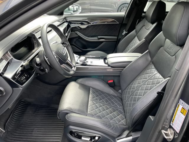 Used 2023 Audi S8 w/ S8 Executive Package AWD/4WD image 27