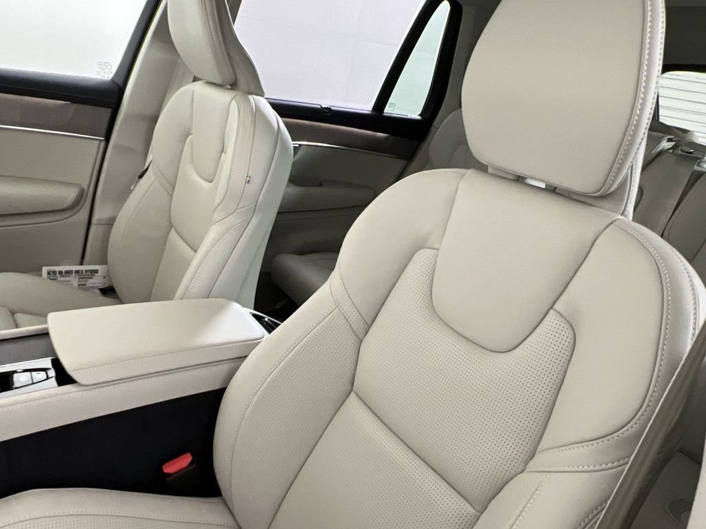 New 2026 Volvo XC90 B6 Ultra w/ Protection Package image 12