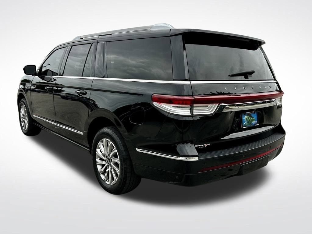 Used 2024 Lincoln Navigator L Premiere image 7