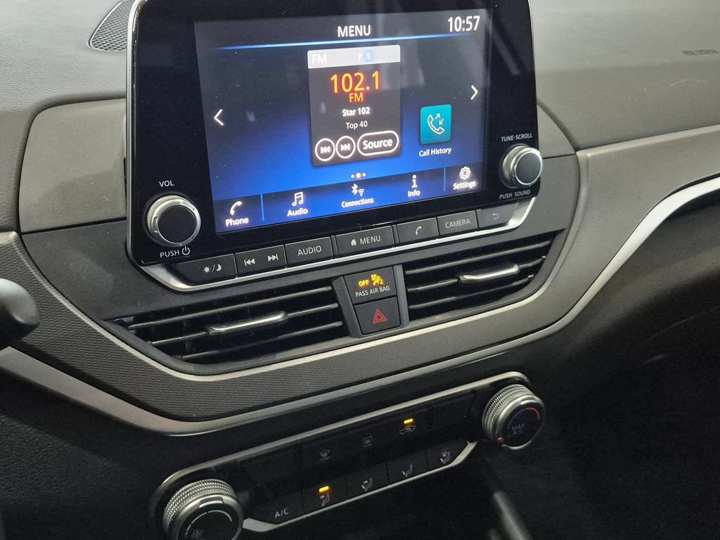 Used 2025 Nissan Altima 2.5 SR FWD image 16