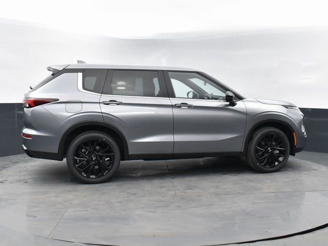 Used 2023 Mitsubishi Outlander SE Black Edition AWD/4WD image 8