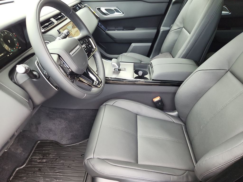 New 2026 Land Rover Range Rover Velar Dynamic SE image 23