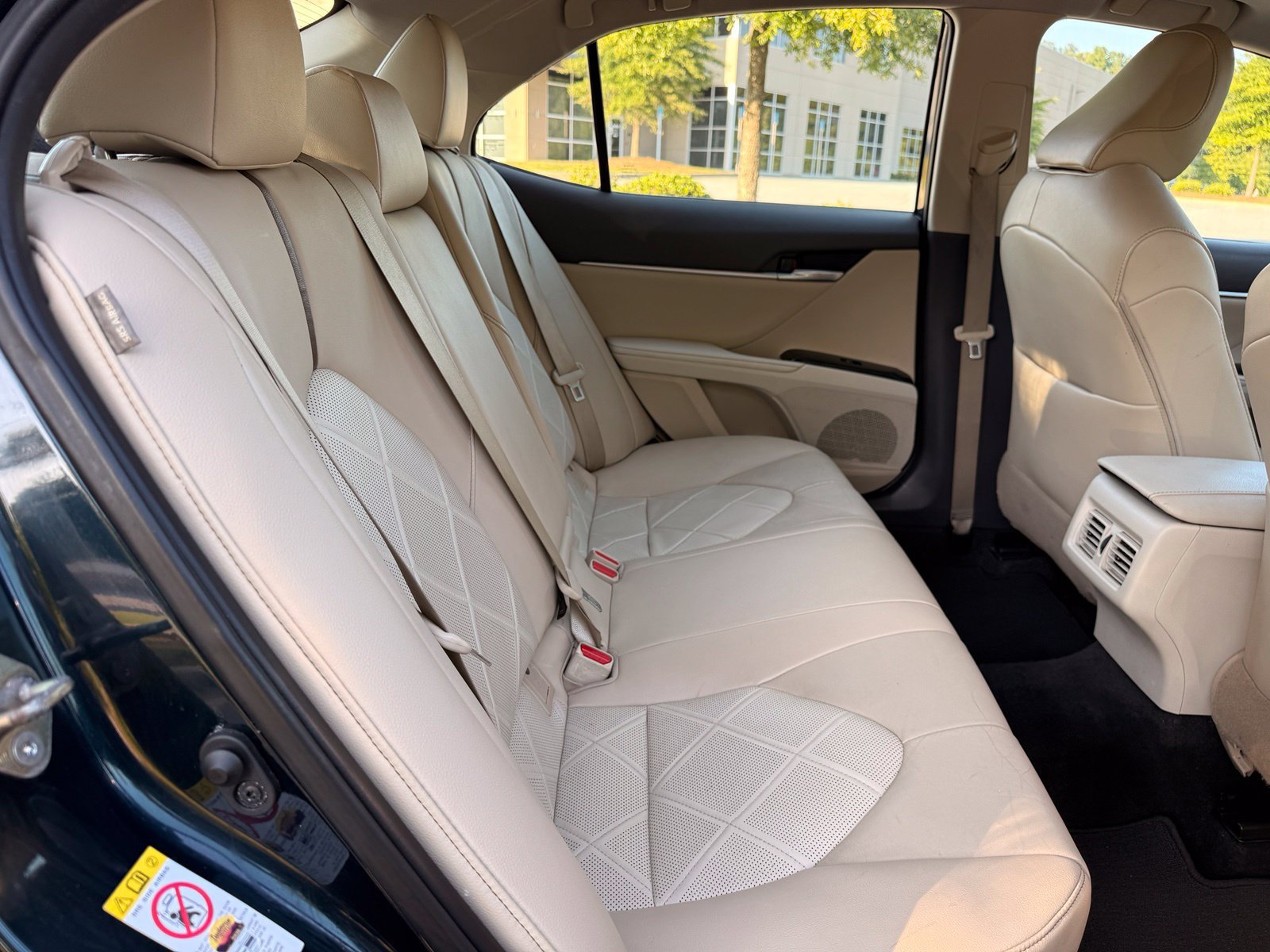Used 2019 Toyota Camry XLE w/ Carpet Mat Package FWD image 38