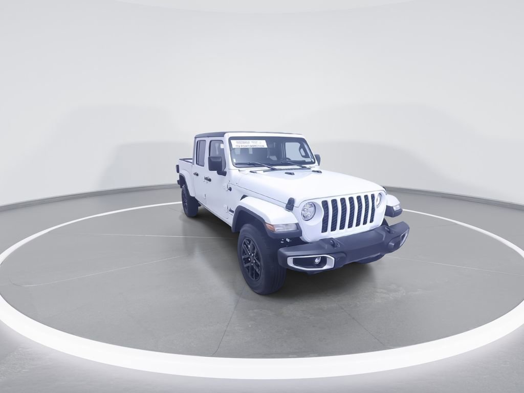Used 2023 Jeep Gladiator Sport AWD/4WD image 2