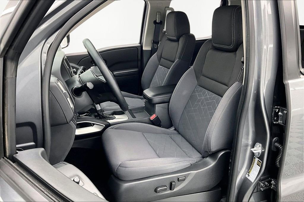 Used 2025 Nissan Frontier SV image 26