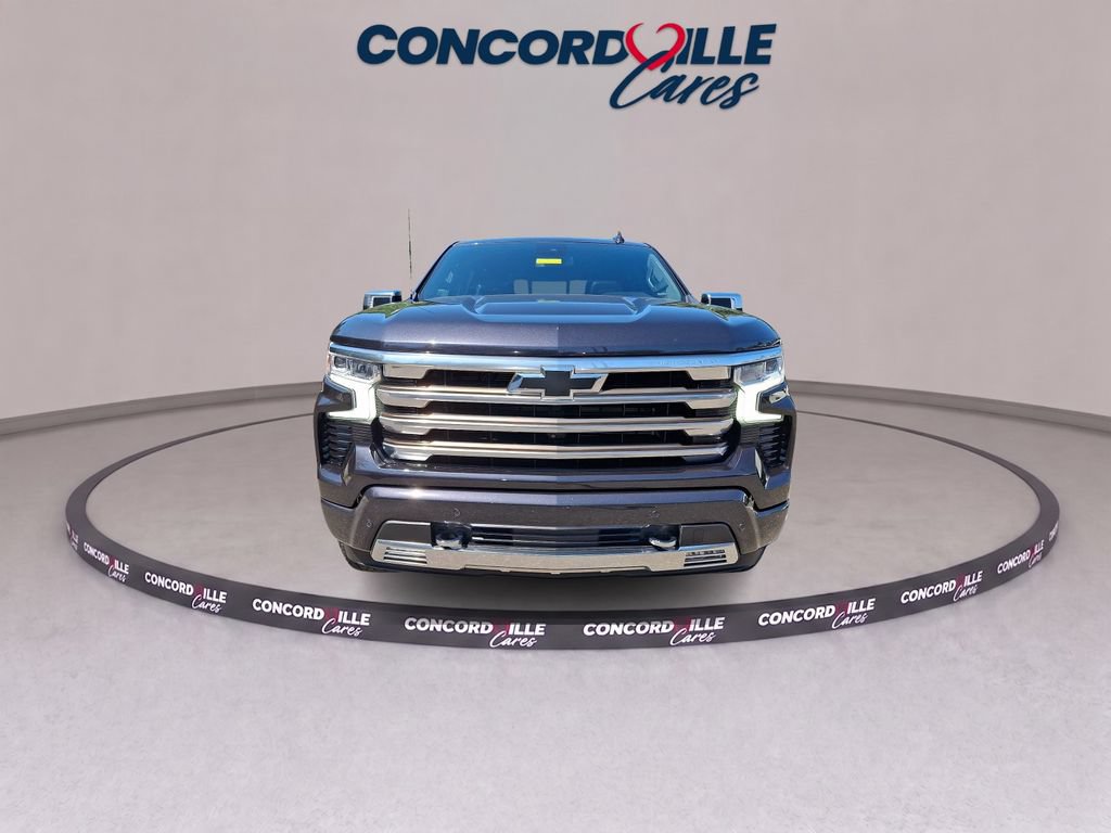 Used 2022 Chevrolet Silverado 1500 High Country w/ Z71 Off-Road Package AWD/4WD image 2