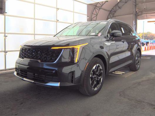 Used 2025 Kia Sorento S w/ Panoramic Sunroof Package image 3
