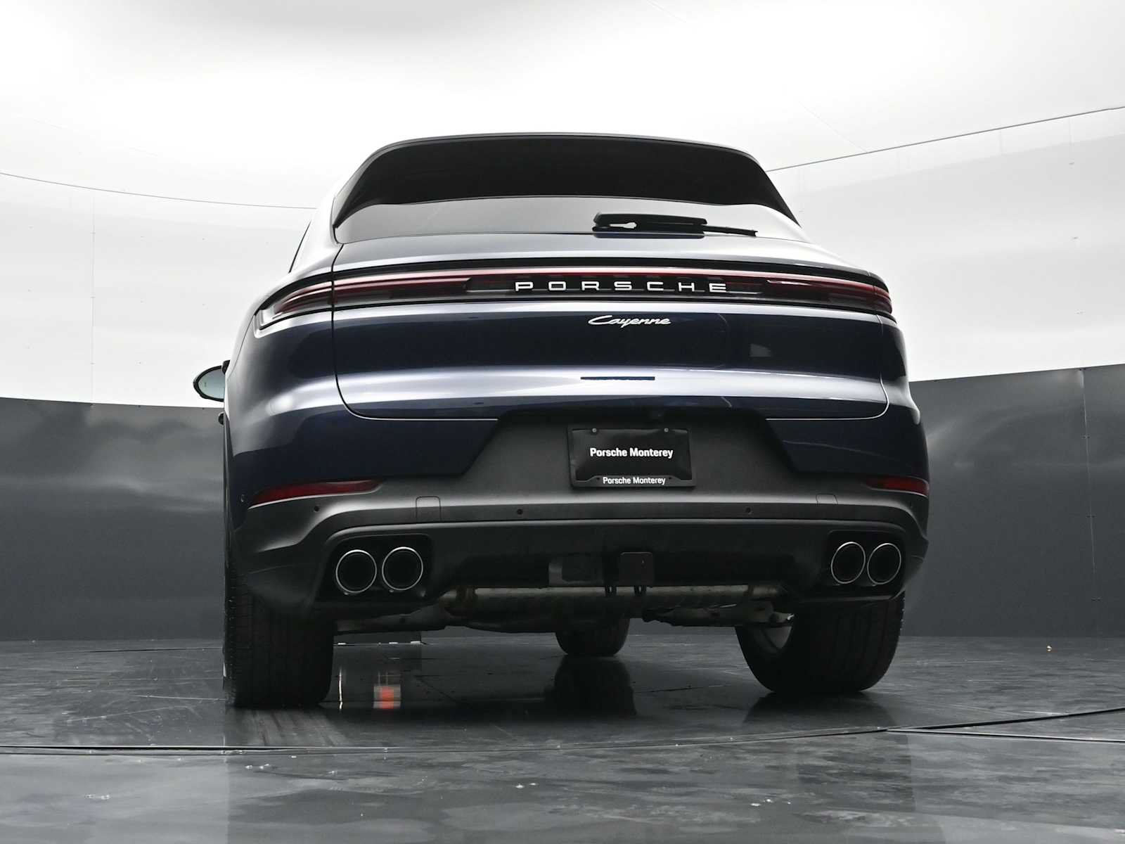 Certified 2025 Porsche Cayenne AWD/4WD image 40