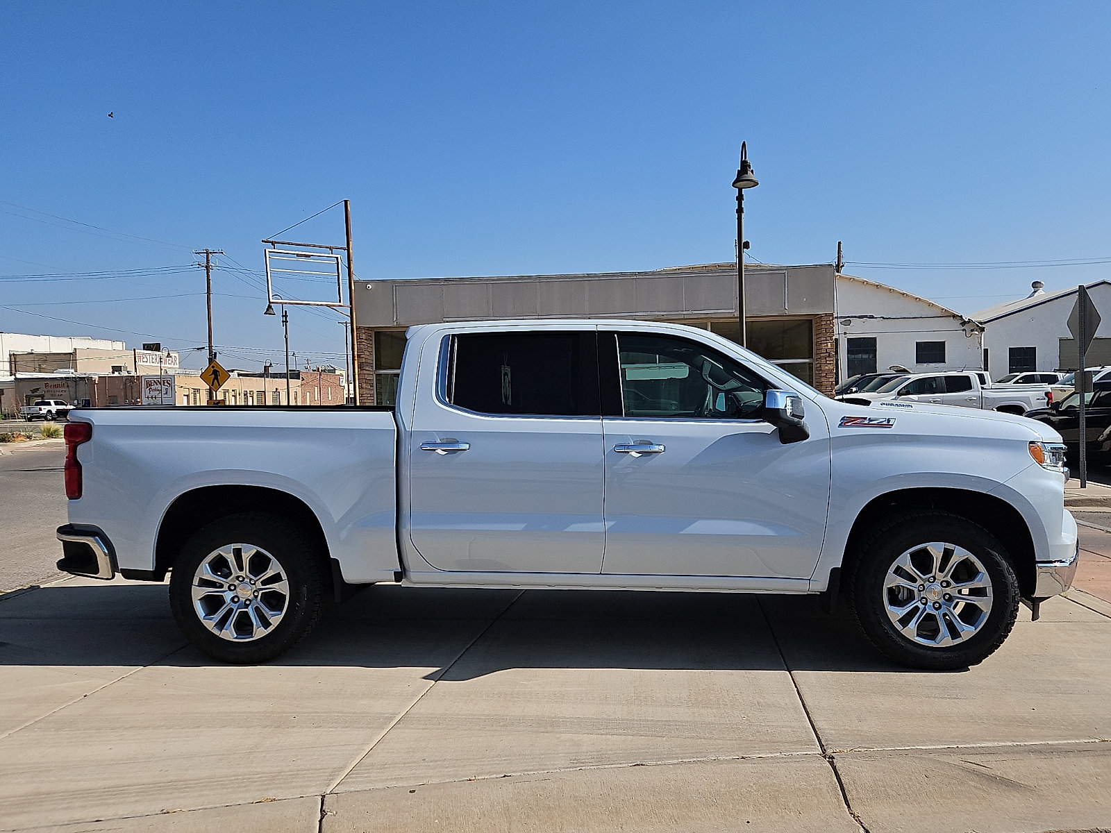 New 2026 Chevrolet Silverado 1500 LTZ w/ LTZ Premium Package AWD/4WD image 5