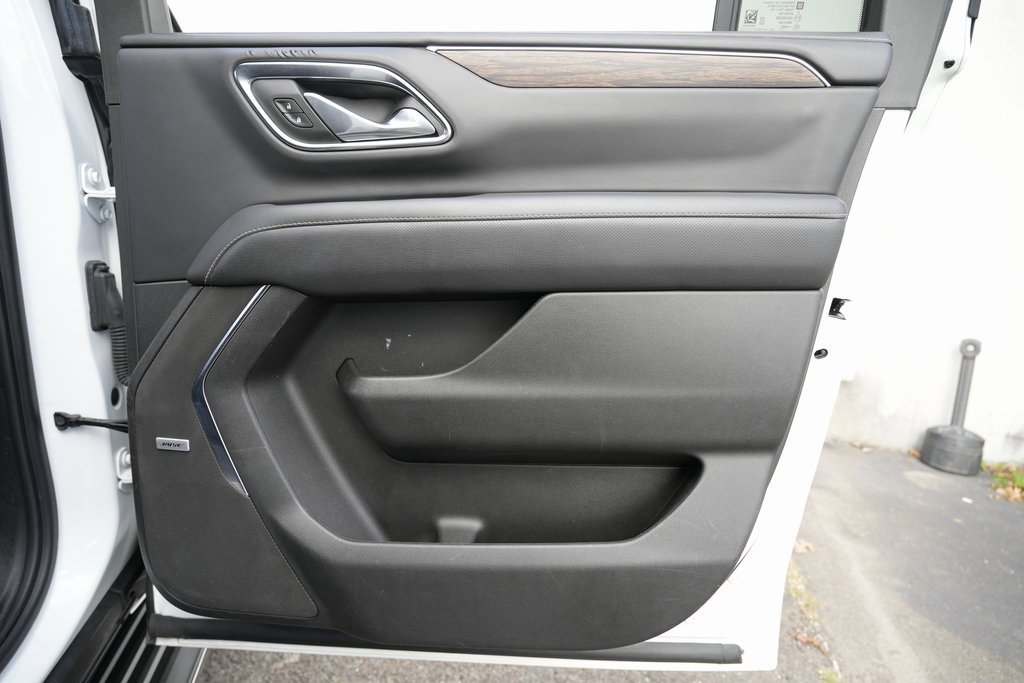 Used 2023 Chevrolet Suburban Premier image 41