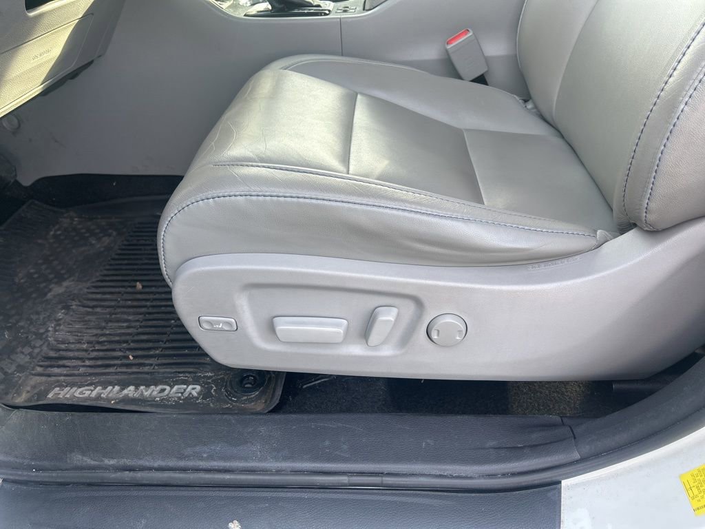 Used 2017 Toyota Highlander XLE image 22