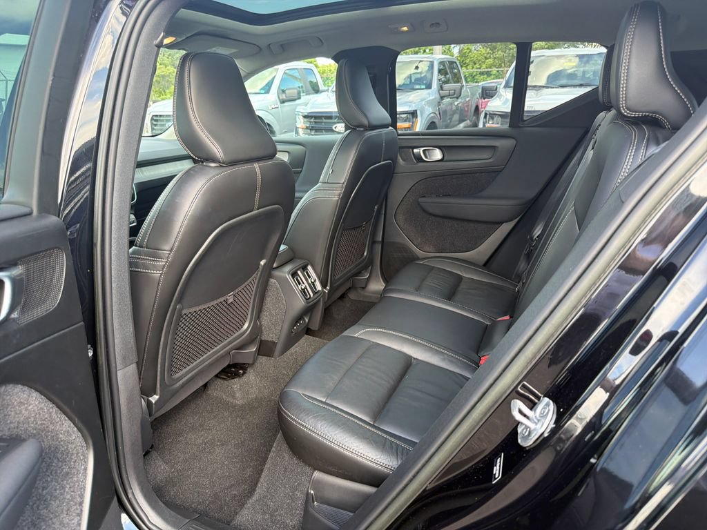 Used 2023 Volvo XC40 B5 Plus w/ Driver Assist Package AWD/4WD image 13