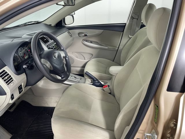 Used 2012 Toyota Corolla LE FWD image 2