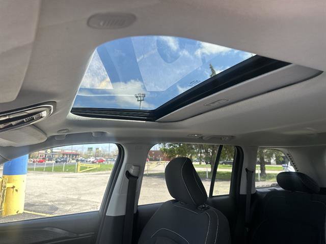 Used 2023 Jeep Grand Cherokee Laredo w/ Trailer Tow Prep Group (B) AWD/4WD image 40