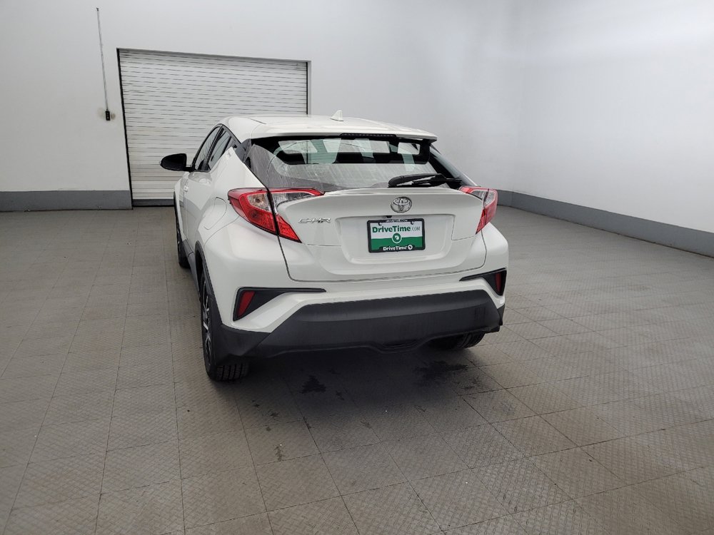 Used 2018 Toyota C-HR XLE image 6
