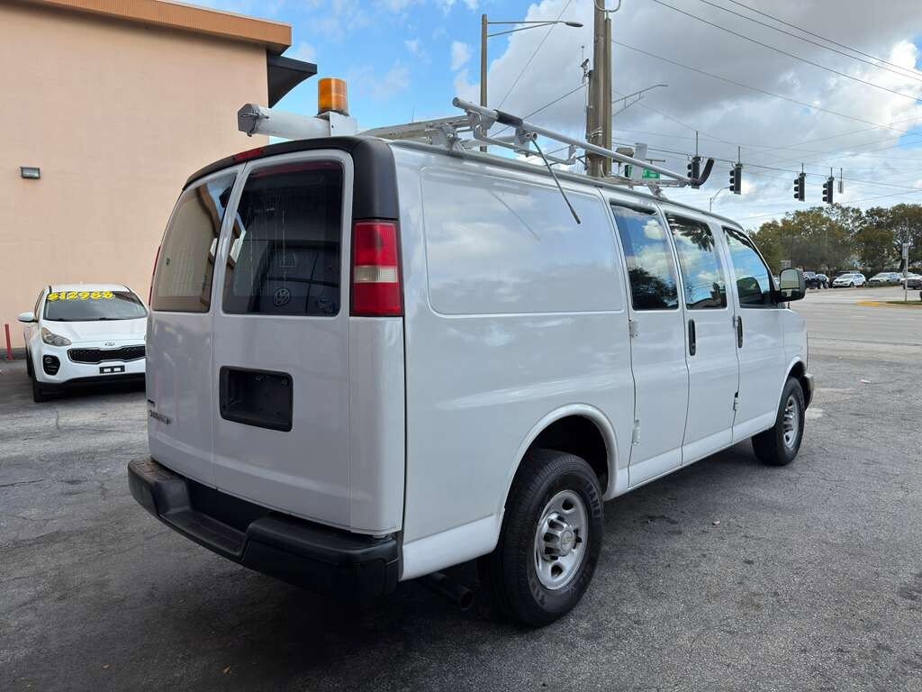 Used 2011 Chevrolet Express 2500 image 5