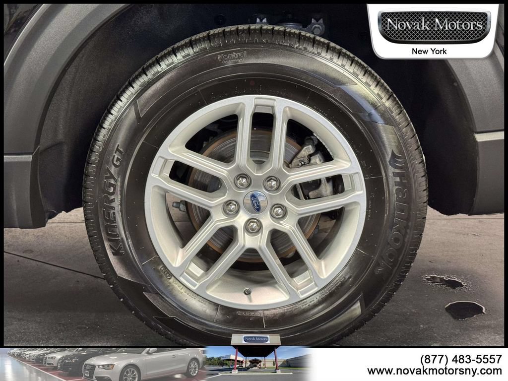 Used 2025 Ford Explorer Active AWD/4WD image 9