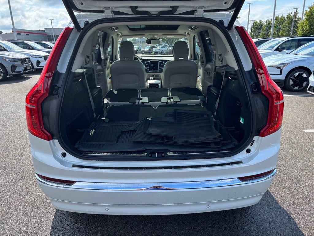 Used 2024 Volvo XC90 T8 Ultimate w/ Protection Package Premier AWD/4WD image 28