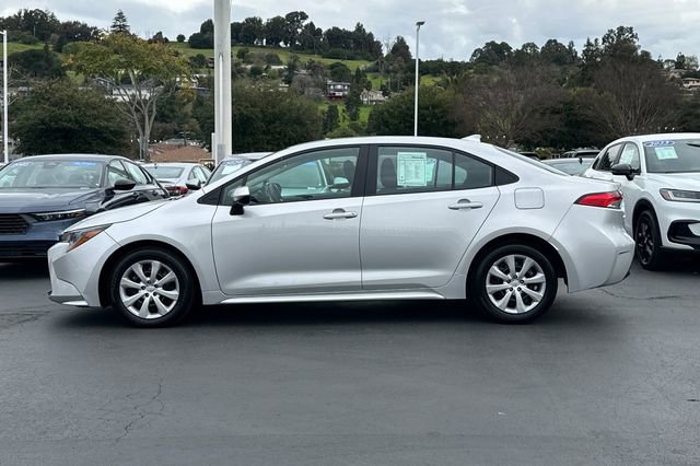 Used 2025 Toyota Corolla LE image 6