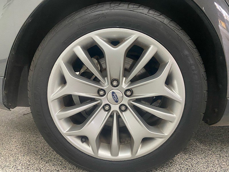Used 2017 Ford Taurus Limited w/ Driver Assist Package image 25