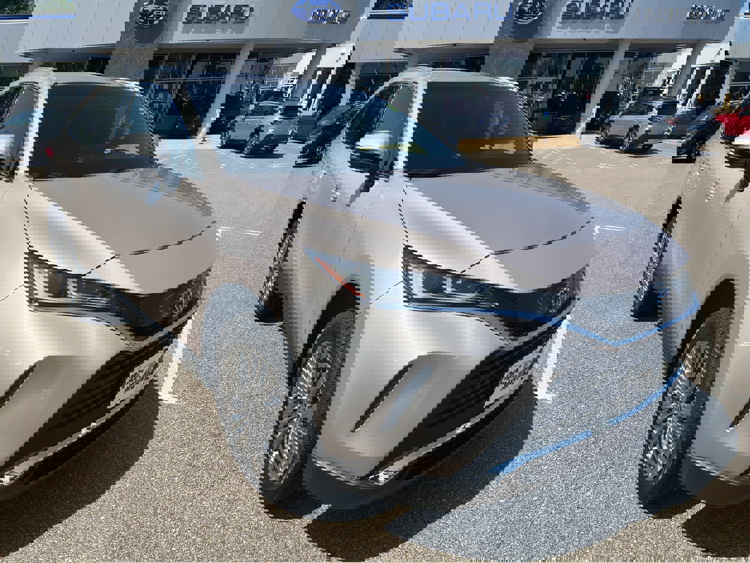 Used 2022 Toyota Venza video 1