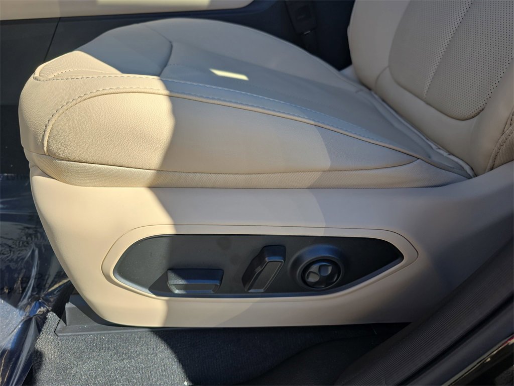 New 2025 Jeep Grand Cherokee Limited w/ Luxury Tech Group II image 30