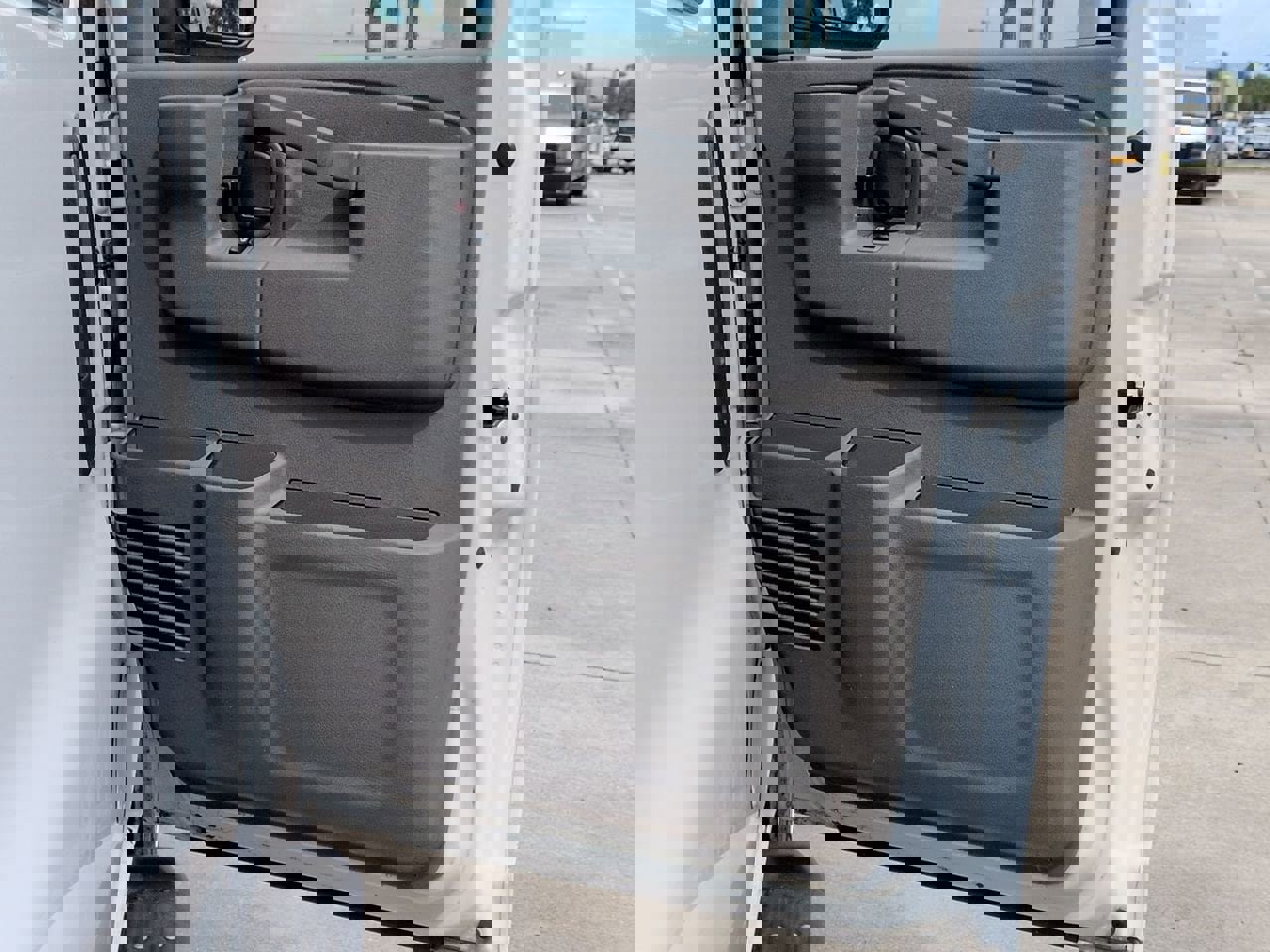 Used 2019 Chevrolet Express 3500 LT w/ LT Preferred Equipment Group image 18