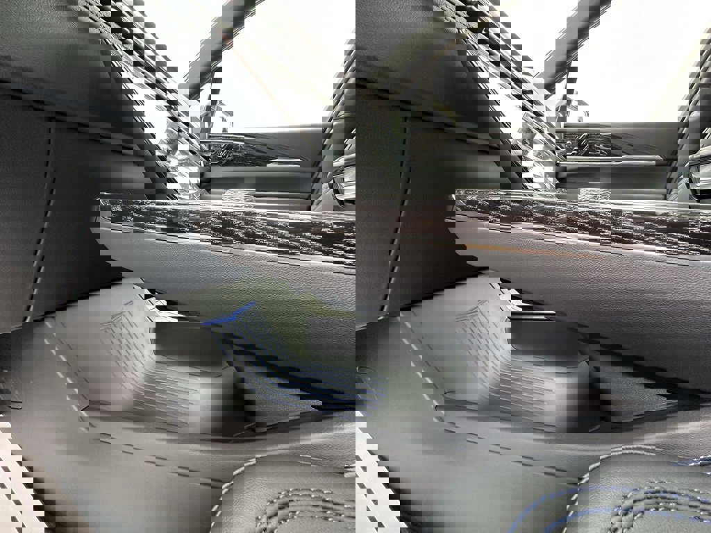 New 2025 Cadillac Escalade IQ Sport 1 w/ LPO, ONYX Package image 38