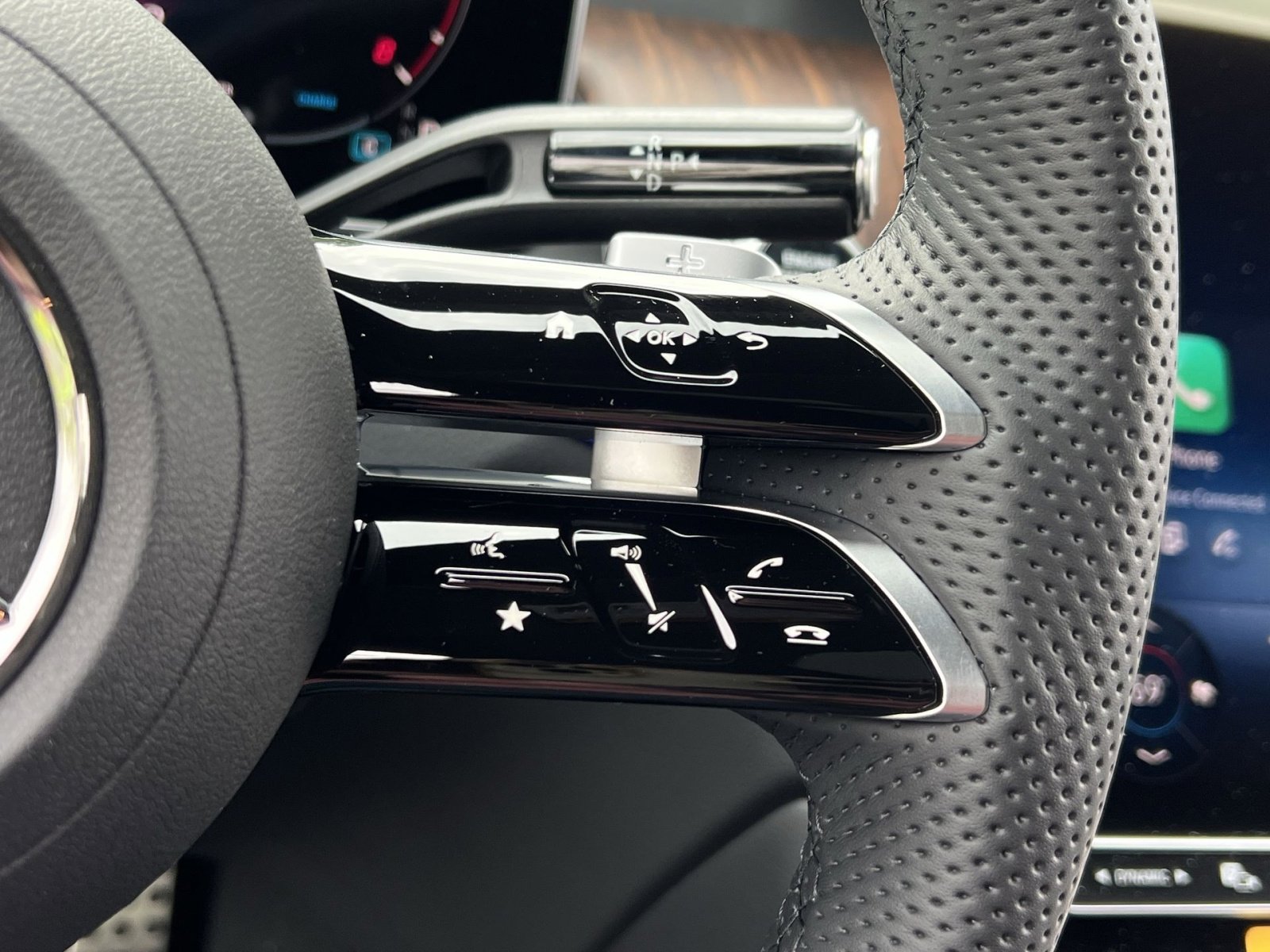 New 2026 Mercedes-Benz GLC 300 4MATIC image 36