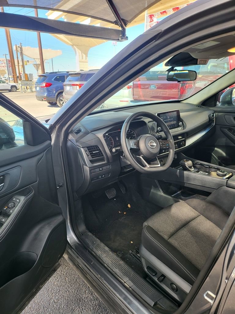 Used 2024 Nissan Rogue SV image 5