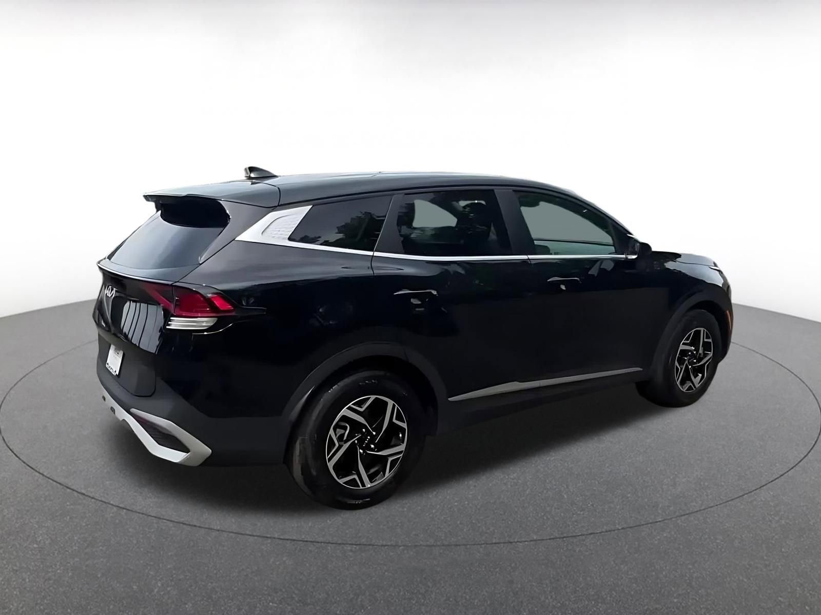 Used 2025 Kia Sportage LX image 14