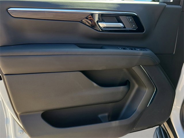 New 2026 Chevrolet Suburban LS image 19