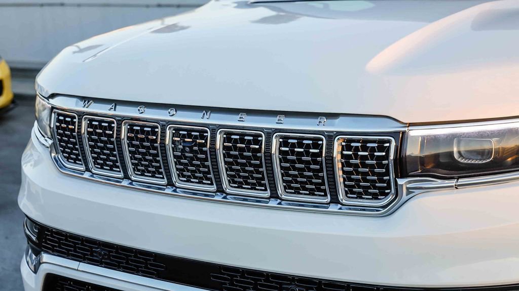 Used 2024 Jeep Grand Wagoneer L 4WD image 6