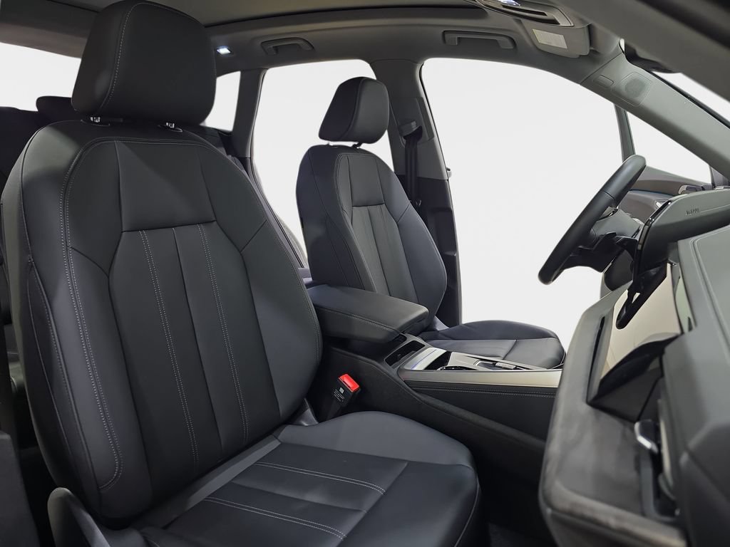 Used 2025 Audi Q5 Premium w/ Premium Plus AWD/4WD image 12