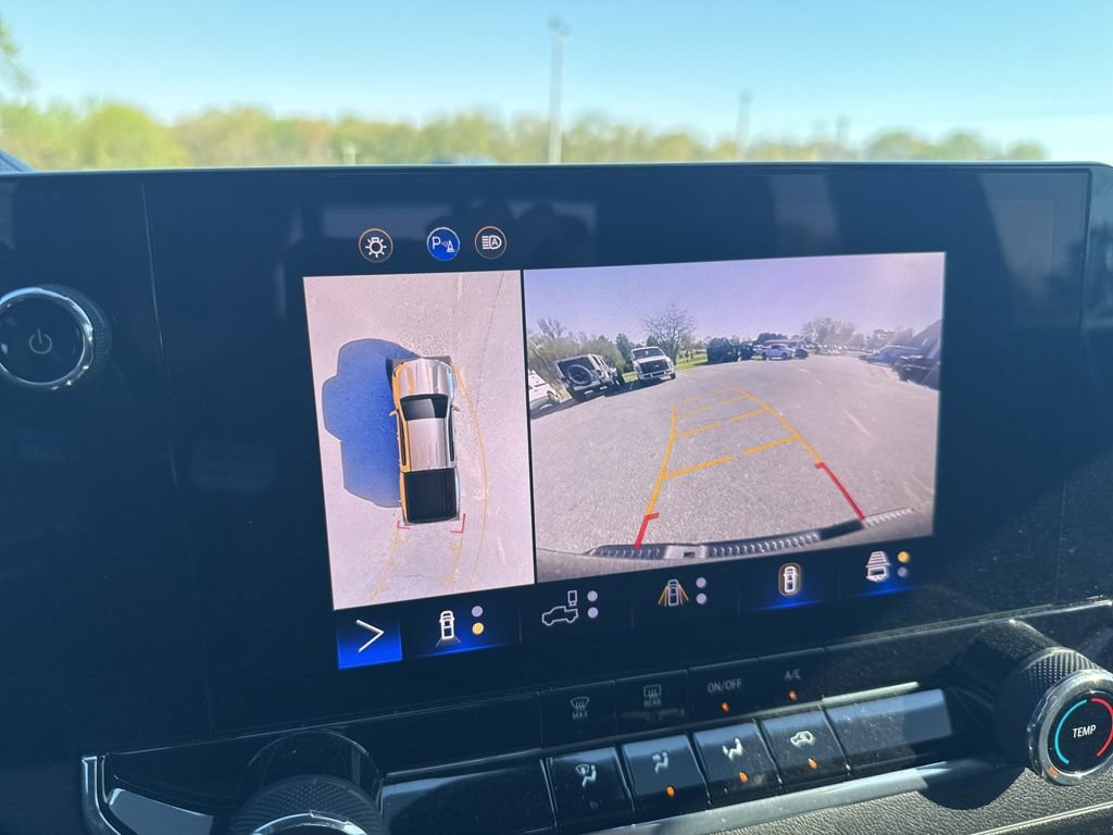 Used 2024 Chevrolet Colorado Trail Boss w/ Technology Package image 18