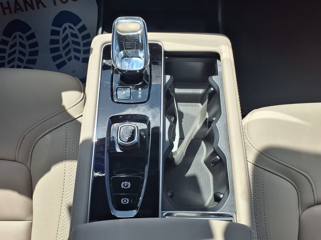 New 2026 Volvo XC90 T8 Plus w/ Protection Package Premier AWD/4WD image 26