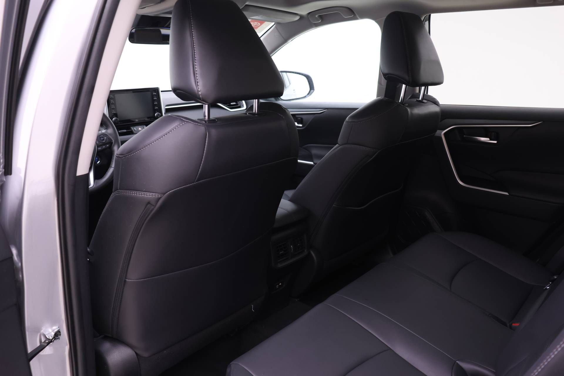 Certified 2021 Toyota RAV4 XLE Premium image 10