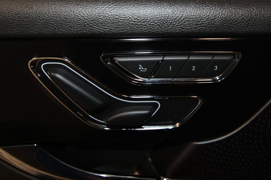 Used 2025 Lincoln Corsair AWD image 9