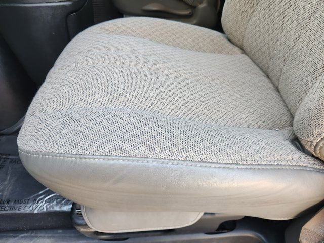 Used 2025 Chevrolet Express 3500 LS image 27